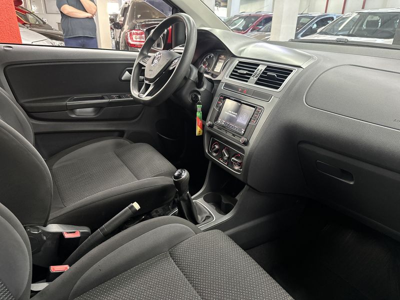 VOLKSWAGEN Fox Connect 1.6 8V 2018/2018 CIRNE AUTOMÓVEIS SANTA MARIA / Carros no Vale