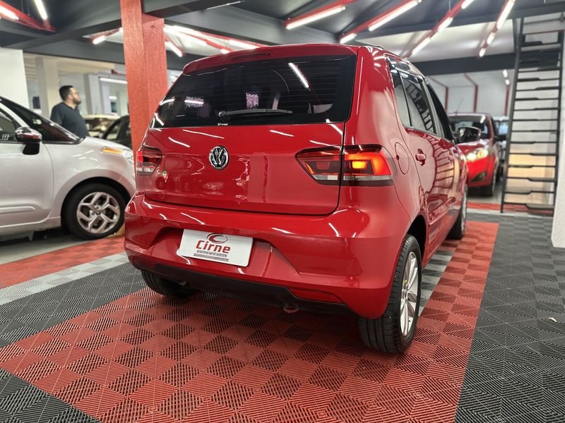 VOLKSWAGEN Fox Connect 1.6 8V 2018/2018 CIRNE AUTOMÓVEIS SANTA MARIA / Carros no Vale