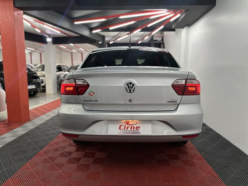 VOLKSWAGEN VOYAGE 1.6 MSI 16V 2019/2020 CIRNE AUTOMÓVEIS SANTA MARIA / Carros no Vale