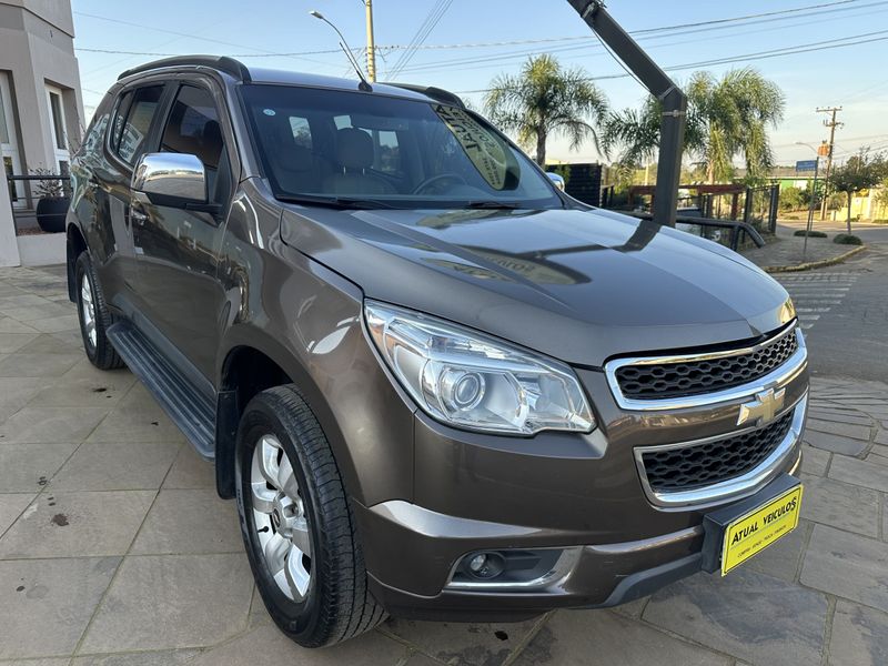 CHEVROLET TRAILBLAZER LTZ 2.8 CTDI 2012/2013 ATUAL VEÍCULOS VISTA ALEGRE DO PRATA / Carros no Vale