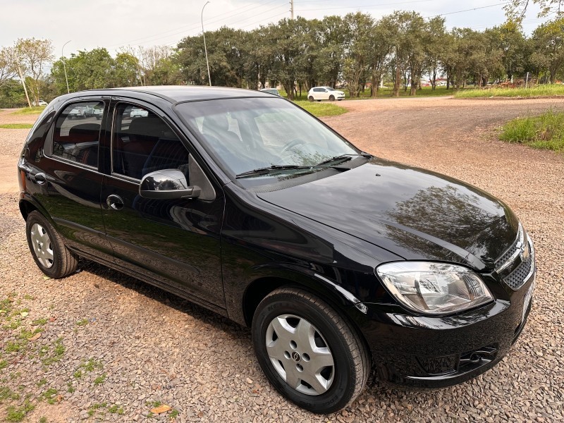 CHEVROLET CELTA 1.0 LT 2013/2014 MENEGHINI VEÍCULOS ARROIO DO MEIO / Carros no Vale