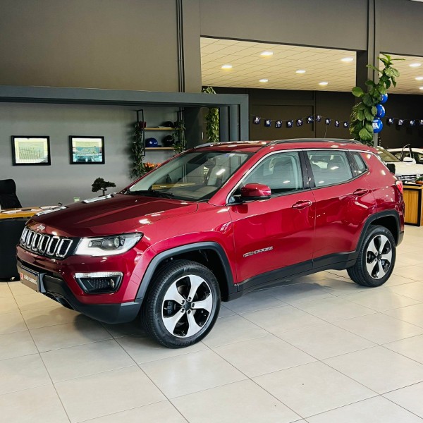 JEEP COMPASS 2.0 LONGITUDE 4X4 2018/2018 JOÃO CARROS MULTIMARCAS GUAPORÉ / Carros no Vale