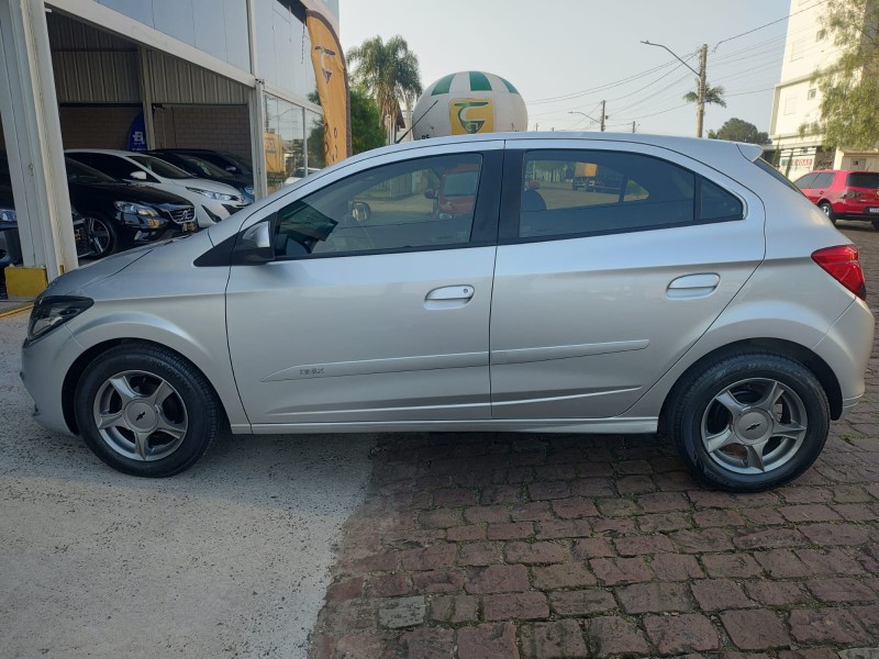 CHEVROLET ONIX 1.0 8V /2019 CHIMA VEÍCULOS VENÂNCIO AIRES / Carros no Vale