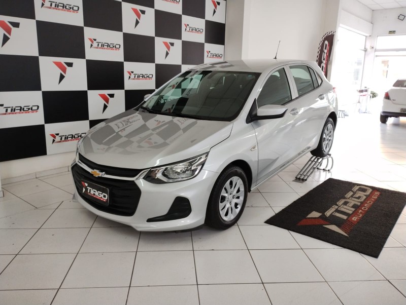 CHEVROLET ONIX 1.0 HATCH TURBO 12V 2020/2020 TIAGO AUTOMÓVEIS VENÂNCIO AIRES / Carros no Vale