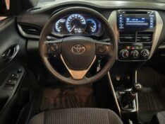 TOYOTA YARIS 1.3 XL LIVE 2019/2020 TONHO AUTOMÓVEIS LAJEADO / Carros no Vale