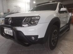 RENAULT DUSTER 1.6 /2016 RENAUTO VEÍCULOS LAJEADO / Carros no Vale