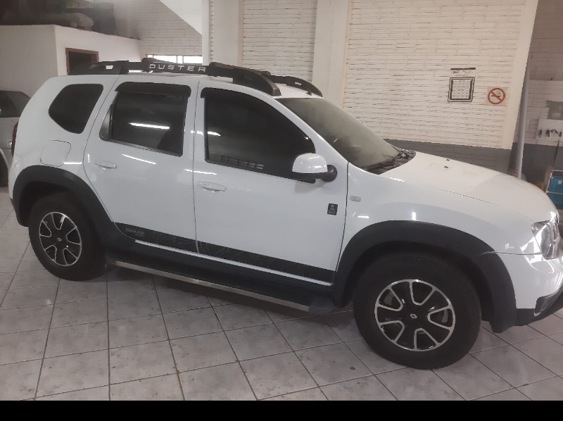 RENAULT DUSTER 1.6 /2016 RENAUTO VEÍCULOS LAJEADO / Carros no Vale