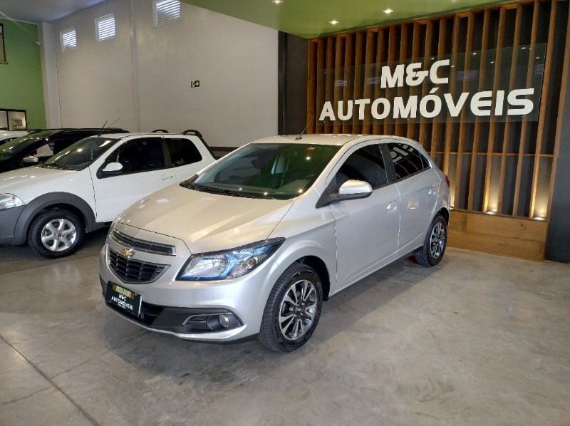 CHEVROLET ONIX 1.4 LTZ 8V 2016/2016 M&C AUTOMÓVEIS CAXIAS DO SUL / Carros no Vale