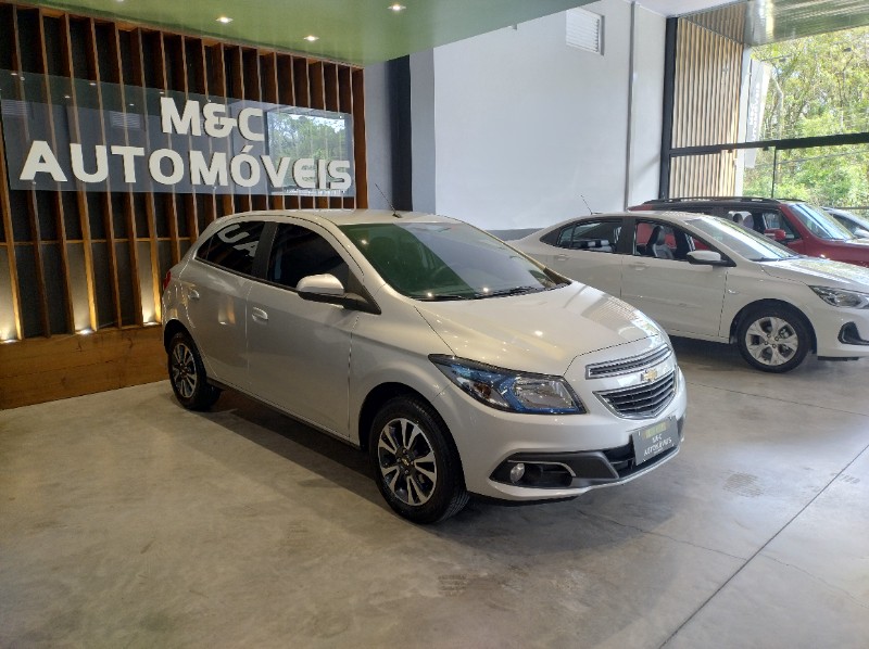 CHEVROLET ONIX 1.4 LTZ 8V 2016/2016 M&C AUTOMÓVEIS CAXIAS DO SUL / Carros no Vale