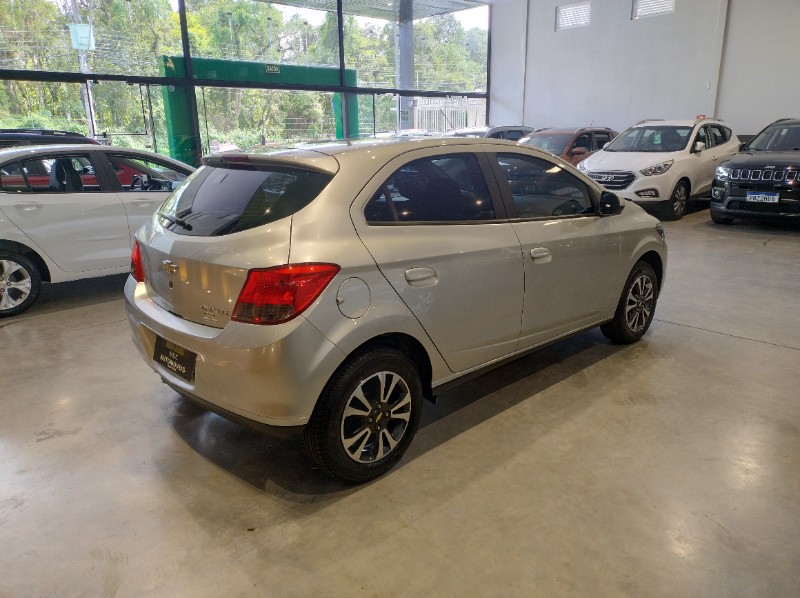 CHEVROLET ONIX 1.4 LTZ 8V 2016/2016 M&C AUTOMÓVEIS CAXIAS DO SUL / Carros no Vale