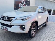 TOYOTA HILUX SW4 SRX 2.8 7 LUGARES 4P DIESEL AUT /2019 IDEAL VEÍCULOS LAJEADO / Carros no Vale