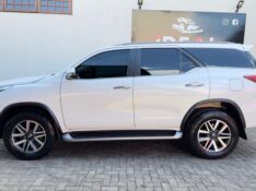 TOYOTA HILUX SW4 SRX 2.8 7 LUGARES 4P DIESEL AUT /2019 IDEAL VEÍCULOS LAJEADO / Carros no Vale