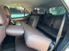 TOYOTA HILUX SW4 SRX 2.8 7 LUGARES 4P DIESEL AUT /2019 IDEAL VEÍCULOS LAJEADO / Carros no Vale