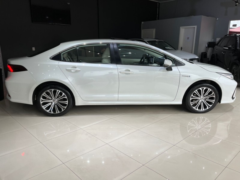 TOYOTA COROLLA 1.8 ALTIS PREMIUM 16V HÍBRIDO 2020/2021 JM AUTOMÓVEIS VENÂNCIO AIRES / Carros no Vale