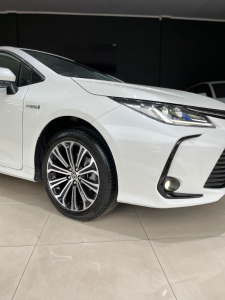 TOYOTA COROLLA 1.8 ALTIS PREMIUM 16V HÍBRIDO 2020/2021 JM AUTOMÓVEIS VENÂNCIO AIRES / Carros no Vale