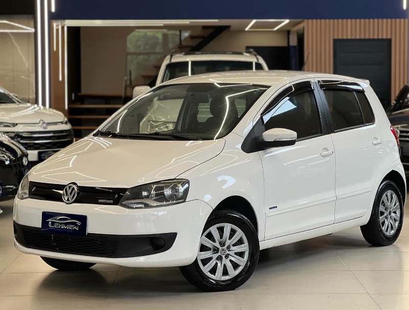 VOLKSWAGEN FOX 1.0 2014/2014 LEHMEN VEÍCULOS VENÂNCIO AIRES / Carros no Vale