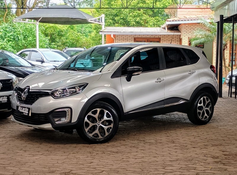 RENAULT CAPTUR 2.0 16V HI-FLEX INTENSE AUTOMÁTICO 2020/2021 RICARDO VEÍCULOS TEUTÔNIA / Carros no Vale