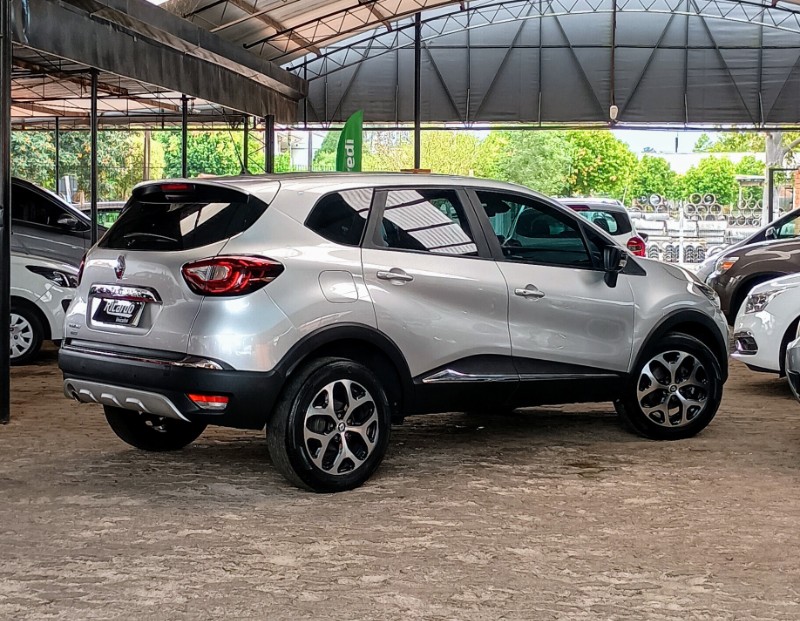 RENAULT CAPTUR 2.0 16V HI-FLEX INTENSE AUTOMÁTICO 2020/2021 RICARDO VEÍCULOS TEUTÔNIA / Carros no Vale