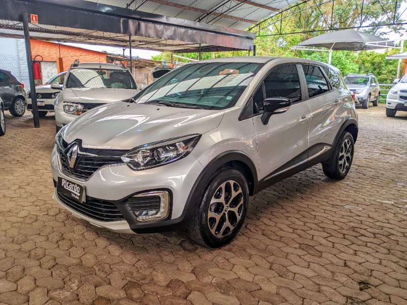 RENAULT CAPTUR 2.0 16V HI-FLEX INTENSE AUTOMÁTICO 2020/2021 RICARDO VEÍCULOS TEUTÔNIA / Carros no Vale