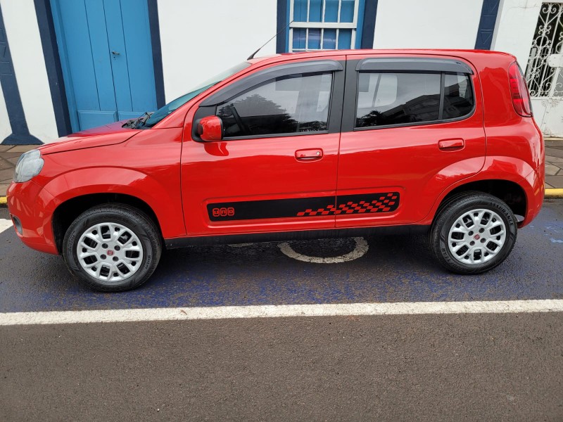 FIAT UNO 1.0 EVO VIVACE 8V FLEX 4P MANUAL 2015/2016 ADRIANO VEÍCULOS CRUZEIRO DO SUL / Carros no Vale