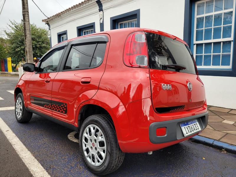 FIAT UNO 1.0 EVO VIVACE 8V FLEX 4P MANUAL 2015/2016 ADRIANO VEÍCULOS CRUZEIRO DO SUL / Carros no Vale