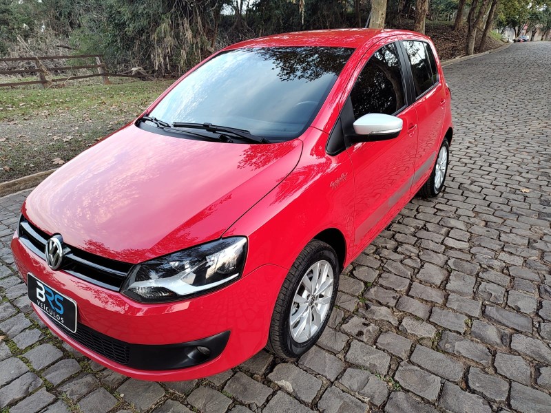 VOLKSWAGEN FOX ROCK IN RIO 1.6 MI 8V TOTAL FLEX 2014/2014 BRS VEÍCULOS BOM RETIRO DO SUL / Carros no Vale