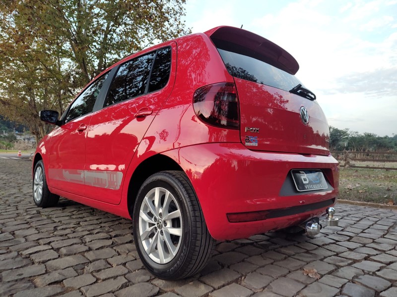 VOLKSWAGEN FOX ROCK IN RIO 1.6 MI 8V TOTAL FLEX 2014/2014 BRS VEÍCULOS BOM RETIRO DO SUL / Carros no Vale