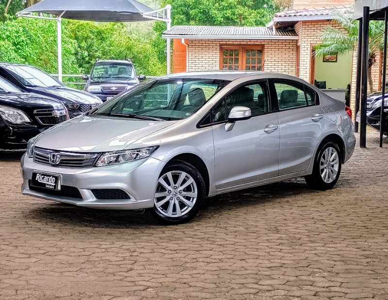 HONDA CIVIC SEDAN LXS 1.8/1.8 FLEX 16V MEC 4P 2011/2012 RICARDO VEÍCULOS TEUTÔNIA / Carros no Vale