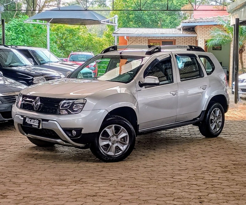 RENAULT DUSTER 1.6 DYN CVT 2017/2018 RICARDO VEÍCULOS TEUTÔNIA / Carros no Vale