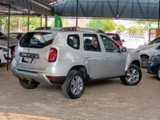 RENAULT DUSTER 1.6 DYN CVT 2017/2018 RICARDO VEÍCULOS TEUTÔNIA / Carros no Vale