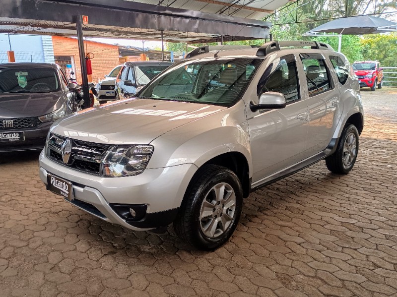 RENAULT DUSTER 1.6 DYN CVT 2017/2018 RICARDO VEÍCULOS TEUTÔNIA / Carros no Vale