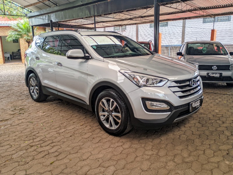 HYUNDAI SANTA FÉ 3.3 4X4 V6 2014/2015 RICARDO VEÍCULOS TEUTÔNIA / Carros no Vale