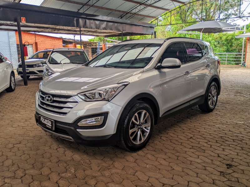 HYUNDAI SANTA FÉ 3.3 4X4 V6 2014/2015 RICARDO VEÍCULOS TEUTÔNIA / Carros no Vale