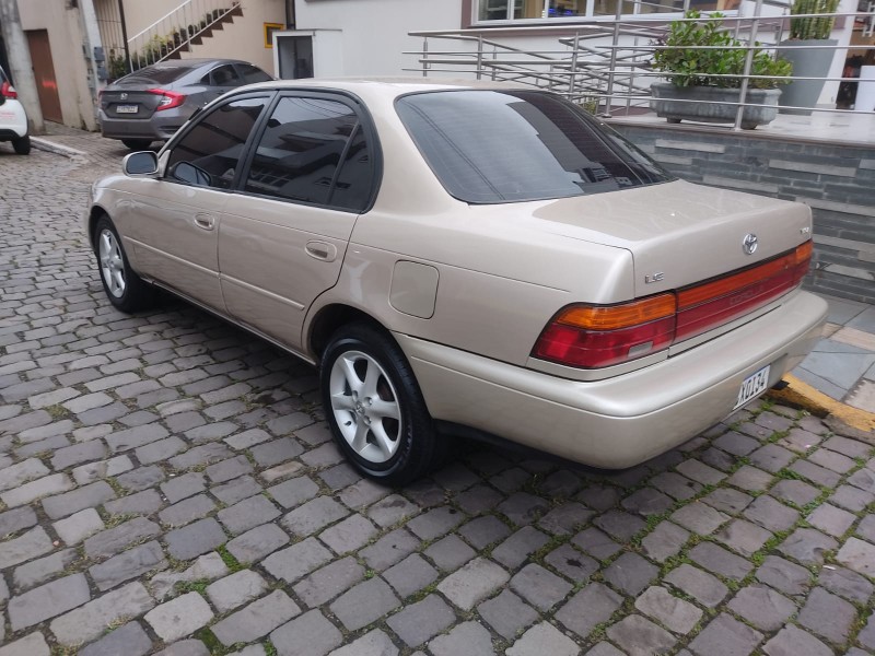 TOYOTA COROLLA LE 1.8 - 1995