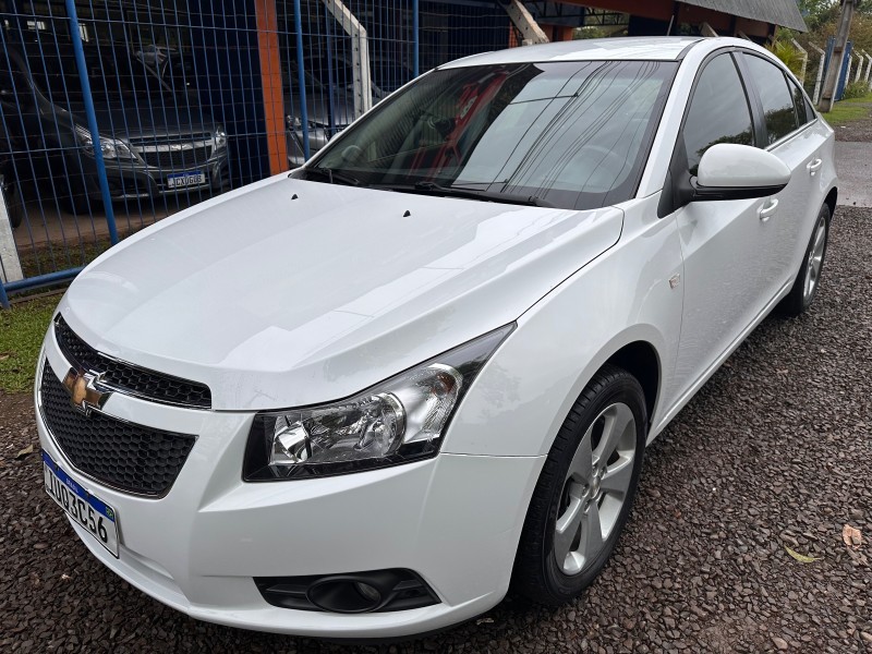 CHEVROLET CRUZE LT 1.8 16V FLEXPOWER 4P AUT. 2013/2013 MENEGHINI VEÍCULOS ARROIO DO MEIO / Carros no Vale