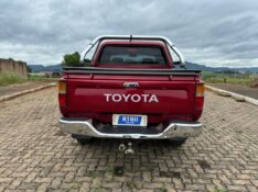 TOYOTA HILUX 2.8 4X4 CD 8V /2001 RT 811 VEÍCULOS ARROIO DO MEIO / Carros no Vale