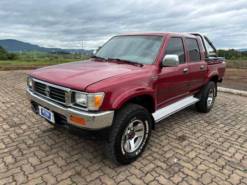 TOYOTA HILUX 2.8 4X4 CD 8V /2001 RT 811 VEÍCULOS ARROIO DO MEIO / Carros no Vale