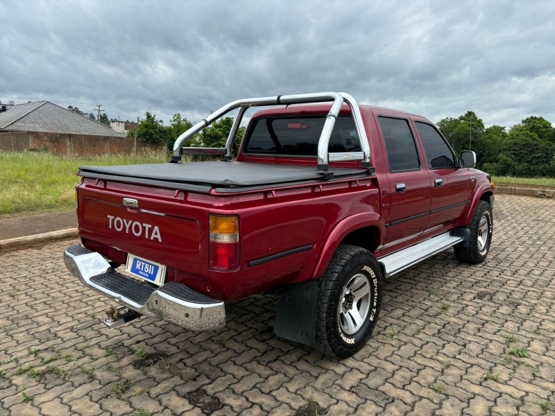 TOYOTA HILUX 2.8 4X4 CD 8V /2001 RT 811 VEÍCULOS ARROIO DO MEIO / Carros no Vale