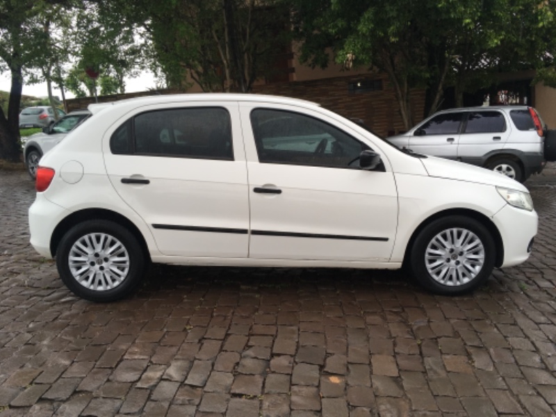 VOLKSWAGEN GOL (NOVO) 1.0 MI TOTAL FLEX 8V 4P 2009/2010 COMPLETO VEÍCULOS GUAPORÉ / Carros no Vale