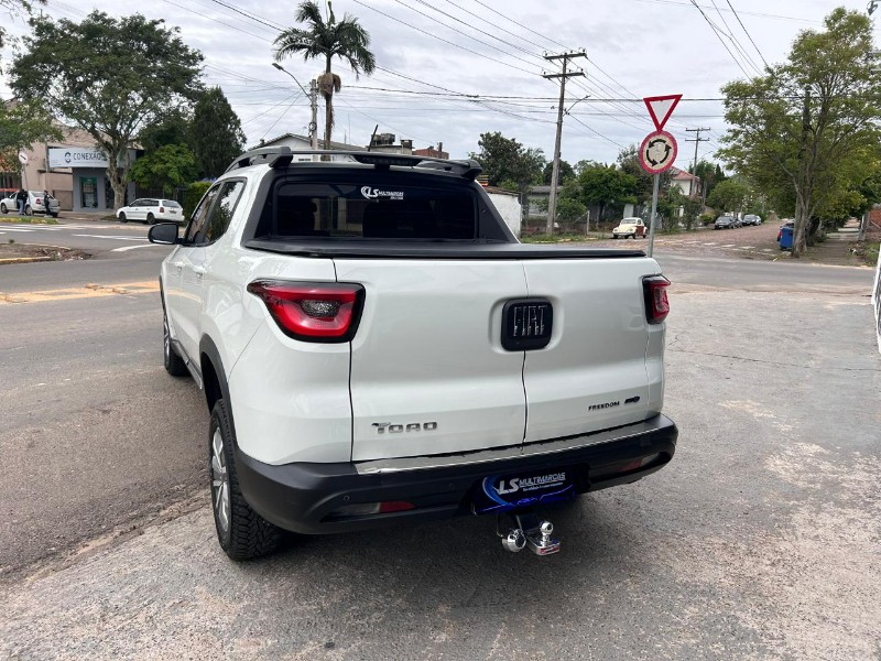 FIAT TORO FREEDOM 1.8 16V FLEX AUT. 2017/2018 LS MULTIMARCAS VENÂNCIO AIRES / Carros no Vale