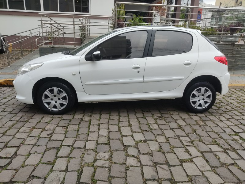 PEUGEOT 207 1.4/XR - 2012