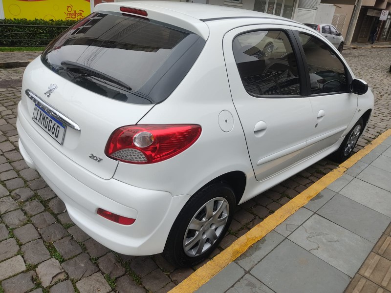 PEUGEOT 207 1.4/XR - 2012