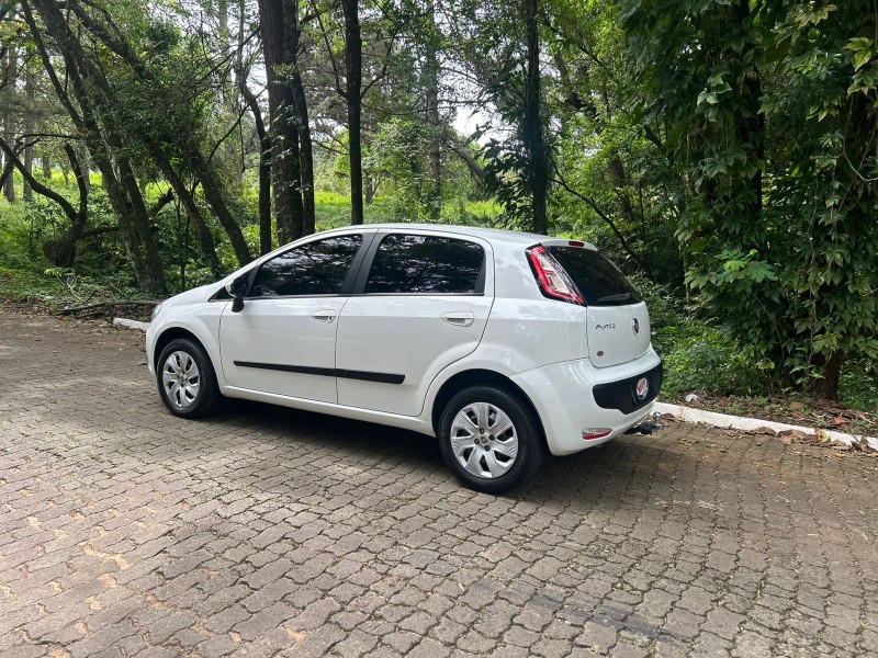 FIAT PUNTO 1.4 ATTRACTIVE /2014 NEURI VEÍCULOS LAJEADO / Carros no Vale