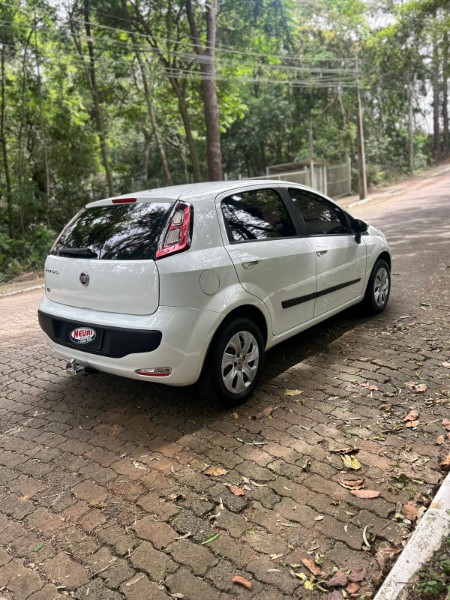 FIAT PUNTO 1.4 ATTRACTIVE /2014 NEURI VEÍCULOS LAJEADO / Carros no Vale