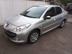 PEUGEOT 207 PASSION 1.4 2009/2010 ALTERNATIVA VEÍCULOS LAJEADO / Carros no Vale