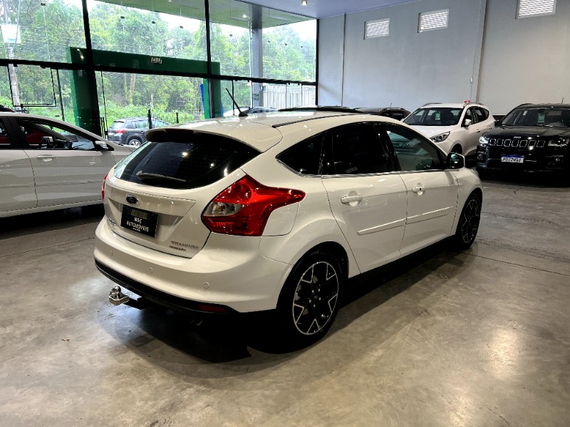 FORD FOCUS 2.0 TITANIUM PLUS 16V FLEX 4P AUTOMÁTICO 2014/2015 M&C AUTOMÓVEIS CAXIAS DO SUL / Carros no Vale