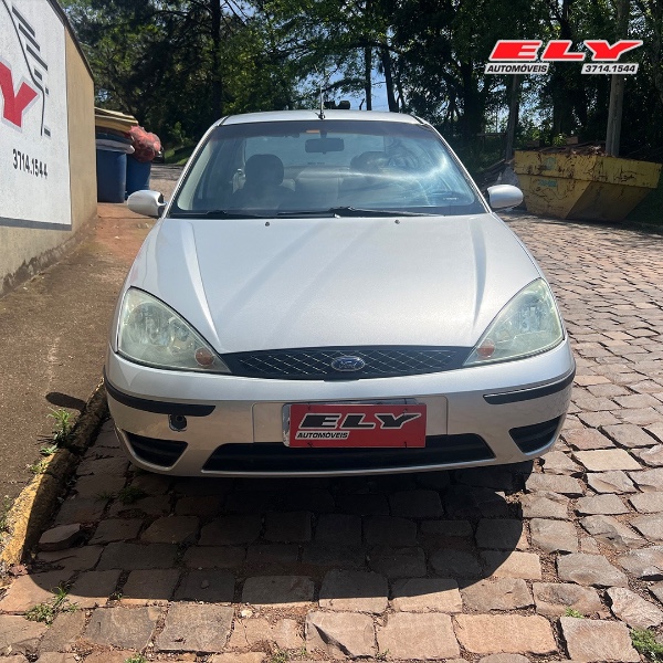 FORD FOCUS SEDAN 1.6 - 2007