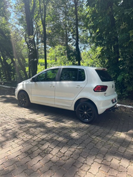 VOLKSWAGEN FOX 1.6 CONNECT FLEX 2019 /2019 NEURI VEÍCULOS LAJEADO / Carros no Vale