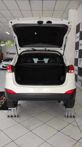 HYUNDAI IX 35 IX35 2.0 GL 4X2 16V FLEX 4P AUTOMÁTICO 2015/2015 TIAGO AUTOMÓVEIS VENÂNCIO AIRES / Carros no Vale