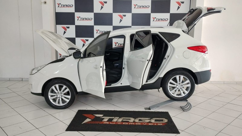 HYUNDAI IX 35 IX35 2.0 GL 4X2 16V FLEX 4P AUTOMÁTICO 2015/2015 TIAGO AUTOMÓVEIS VENÂNCIO AIRES / Carros no Vale